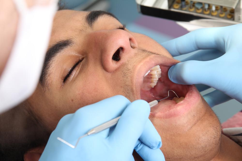 extractions in rockville, md | patient getting tooth pulled