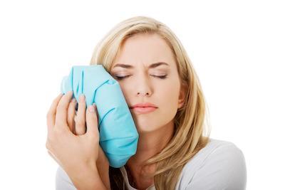 emergency dentist rockville | woman with toothache