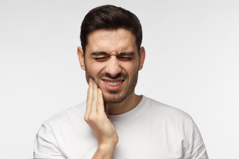 dental emergency in Rockville | man with jaw pain