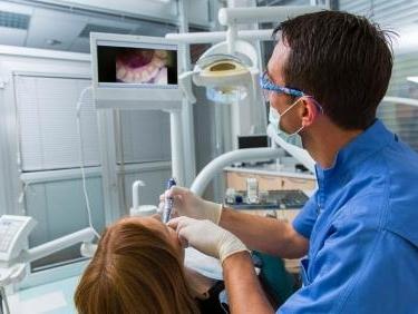 Intraoral Camera | Rockville, MD | Gladnick Family & Cosmetic Dentistry